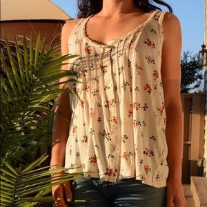 • Like New Aerie Floral Tank •